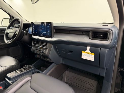New 2026 Ford Maverick Lariat w/ Black Appearance Package image 31