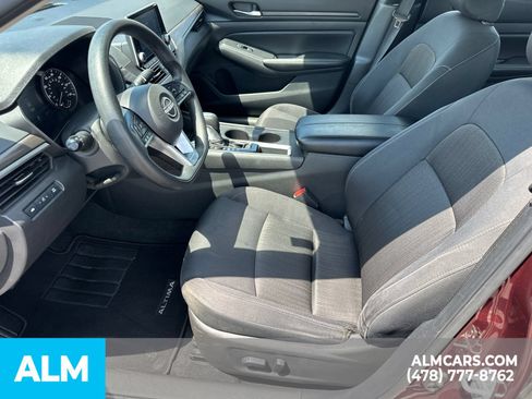 Used 2025 Nissan Altima 2.5 SV FWD image 10