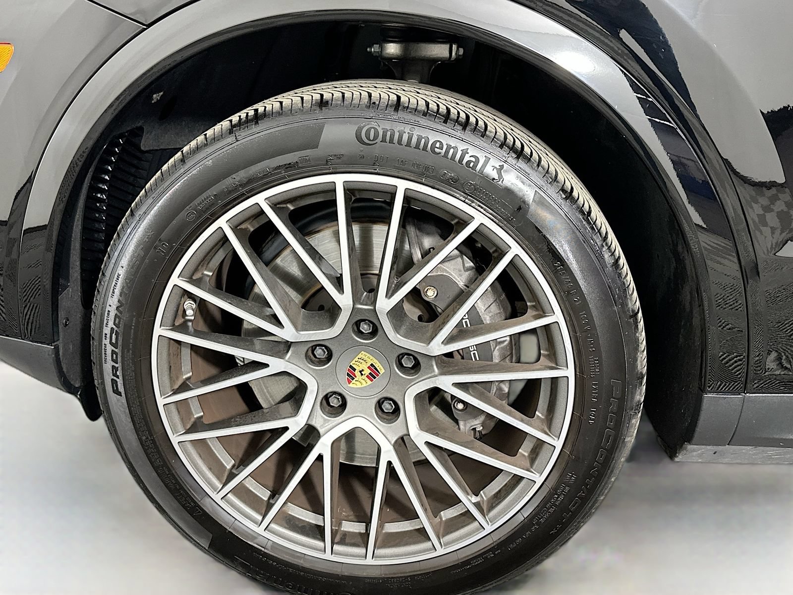 Used 2023 Porsche Cayenne AWD/4WD image 33