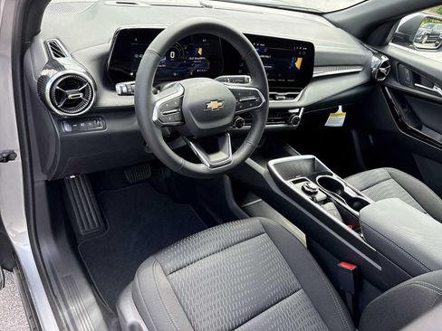 New 2026 Chevrolet Equinox LT w/ Safety and Technology Package AWD/4WD image 10