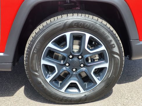 Used 2019 Jeep Compass Trailhawk w/ Leather Interior Group AWD/4WD image 8