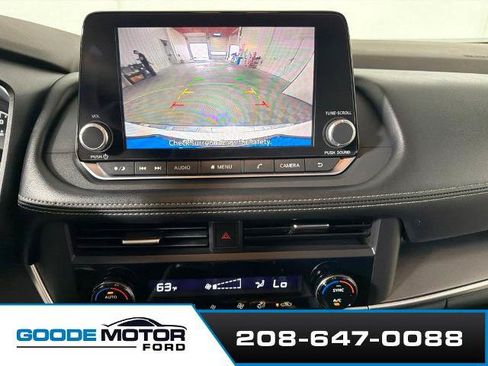 Used 2023 Nissan Rogue SV AWD/4WD image 16
