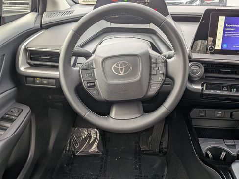 Used 2024 Toyota Prius LE image 20