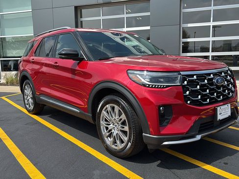 Used 2026 Ford Explorer Platinum AWD/4WD image 4