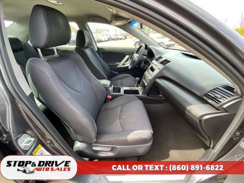 Used 2011 Toyota Camry SE w/ Fleet Convenience Pkg image 13