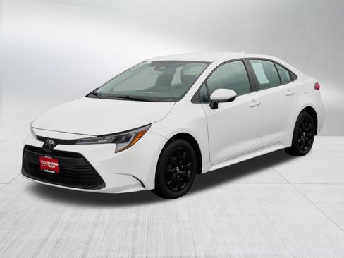 Certified 2024 Toyota Corolla LE FWD image 3