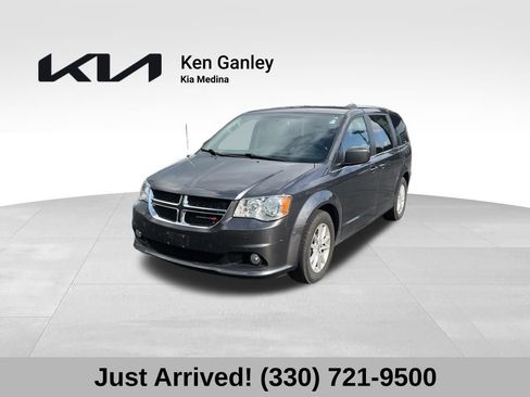 Used 2018 Dodge Grand Caravan SXT FWD image 1