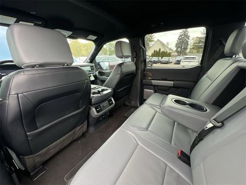 Used 2022 Ford F150 Lightning Lariat image 27