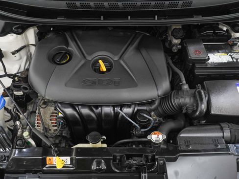 Used 2015 Hyundai Elantra Sport FWD image 29