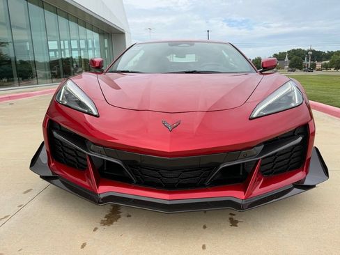 Used 2024 Chevrolet Corvette Z06 RWD image 11