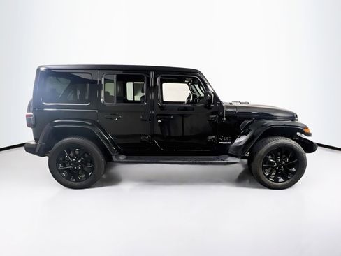 Used 2020 Jeep Wrangler Unlimited Sahara AWD/4WD image 4