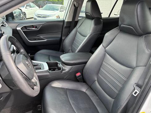 Used 2022 Toyota RAV4 XLE Premium AWD/4WD image 14