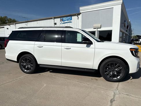 New 2026 Ford Expedition Max Platinum AWD/4WD image 4