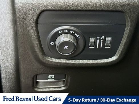 Used 2023 Jeep Grand Cherokee Overland w/ Luxury Tech Group IV AWD/4WD image 12