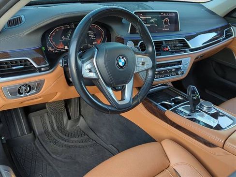 Used 2020 BMW 750i xDrive AWD/4WD image 6