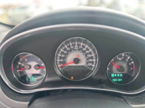 Used 2011 Chrysler 200 Touring image 16