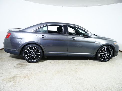 Used 2017 Ford Taurus Limited AWD/4WD image 8