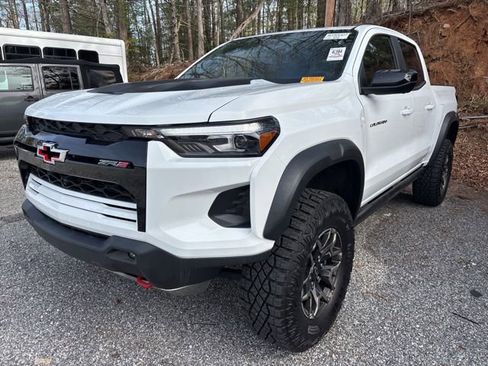 Used 2024 Chevrolet Colorado ZR2 w/ Technology Package image 10