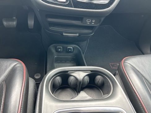 Used 2020 Chrysler Pacifica Limited image 15