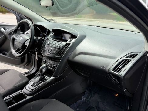 Used 2017 Ford Focus SE FWD image 20