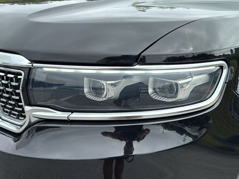 Used 2022 Jeep Grand Wagoneer Series III w/ Rear Seat Video Group 1 image 9