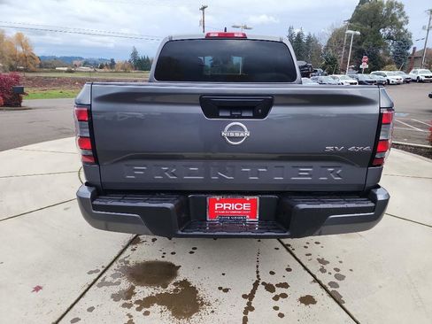 Used 2023 Nissan Frontier SV image 5