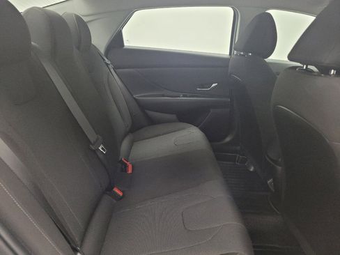Used 2025 Hyundai Elantra SE FWD image 19