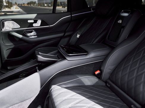 Used 2024 Mercedes-Benz Maybach GLS 600 4MATIC image 53