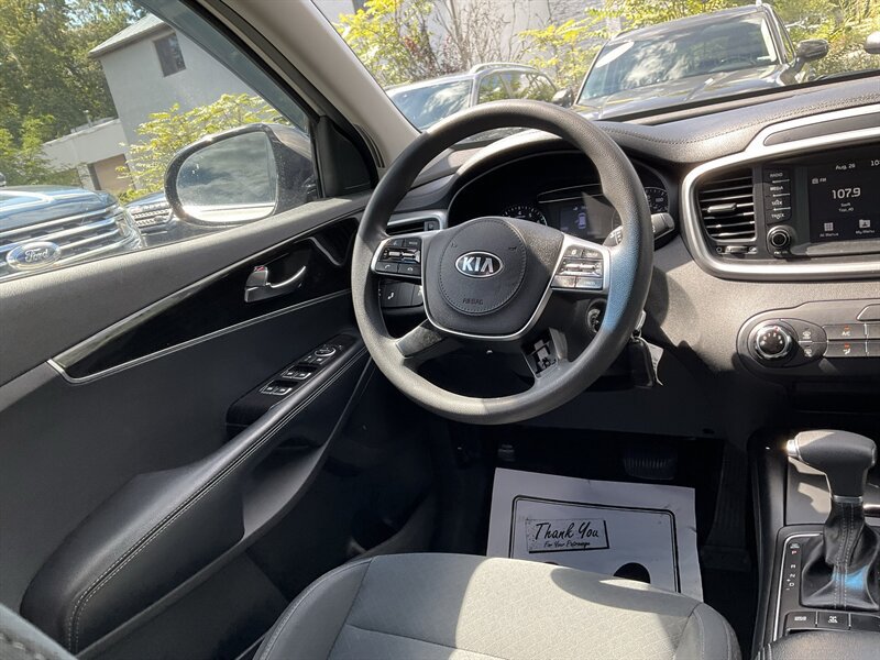 Used 2019 Kia Sorento AWD image 17