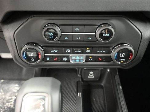 New 2026 Ford Bronco Outer Banks AWD/4WD image 9