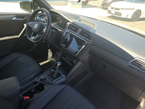 Used 2023 Volkswagen Tiguan SE R-Line AWD/4WD image 16