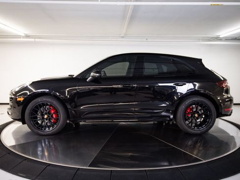 Used 2017 Porsche Macan GTS AWD/4WD image 2