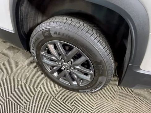 Used 2018 GMC Acadia SLT AWD/4WD image 15