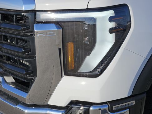 New 2026 GMC Sierra 3500 Pro w/ Convenience Package image 5