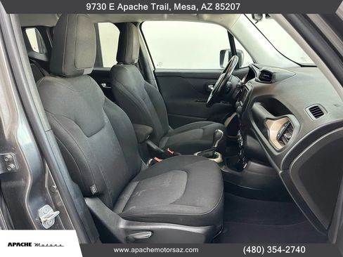 Used 2017 Jeep Renegade Latitude image 29