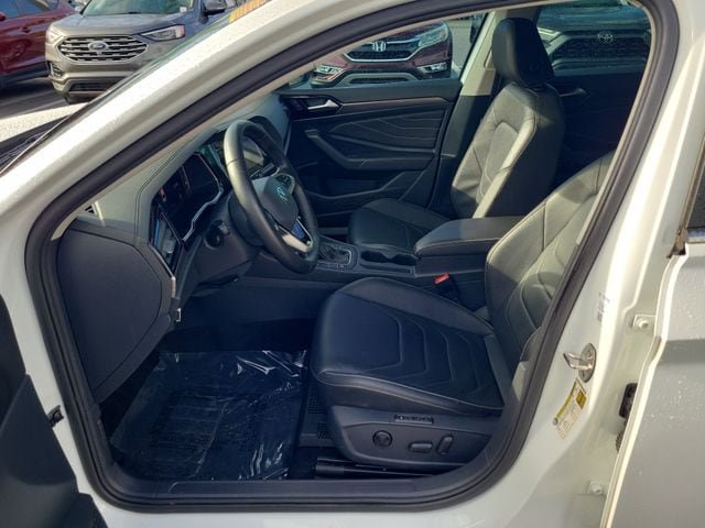 Certified 2024 Volkswagen Jetta SEL FWD image 17