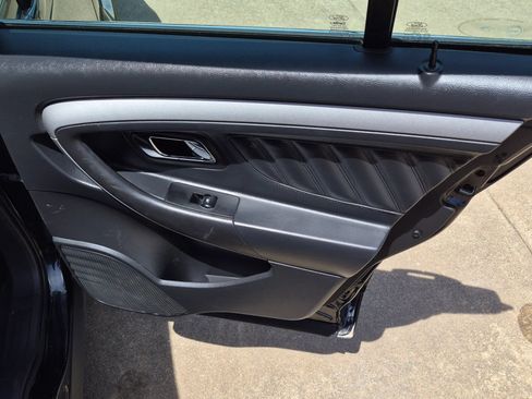 Used 2015 Ford Taurus SEL w/ Equipment Group 201A FWD image 12