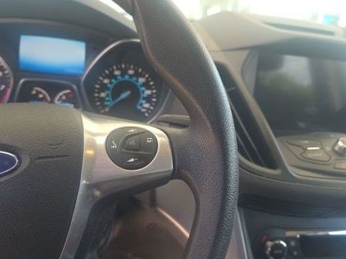 Used 2016 Ford Escape SE w/ Equipment Group 201A FWD image 7