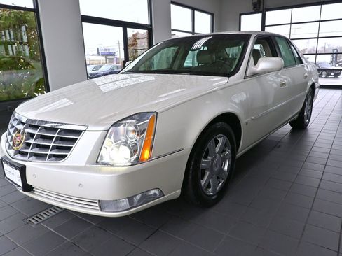 Used 2007 Cadillac DTS Luxury I w/ Trunk Convenience Package image 5