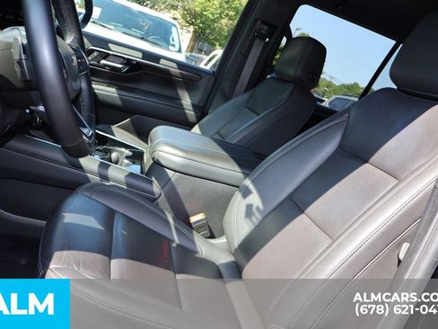 Used 2025 Chevrolet Tahoe LT RWD image 14
