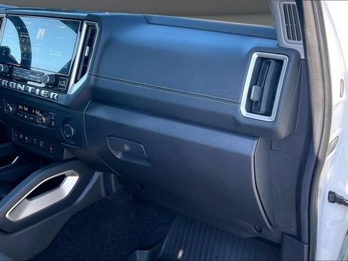 Certified 2026 Nissan Frontier SV w/ SV Convenience Package AWD/4WD image 15