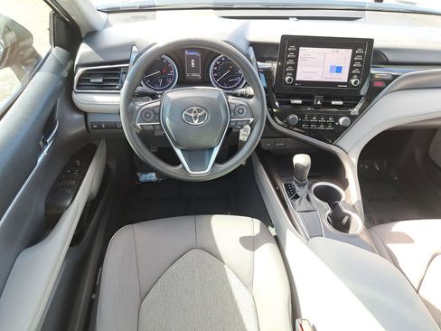 Used 2021 Toyota Camry LE image 10