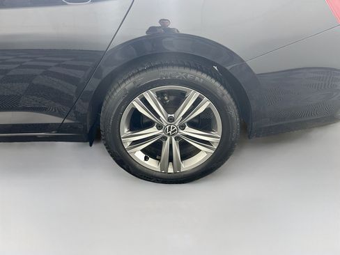 Used 2024 Volkswagen Jetta SE FWD image 11
