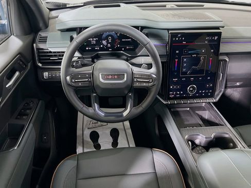 New 2026 GMC Acadia AT4 w/ Luxury Package AWD/4WD image 17