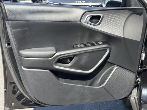 Certified 2025 Kia Soul LX FWD image 13