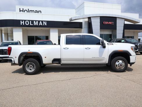 Used 2023 GMC Sierra 3500 Denali w/ Denali Ultimate Package AWD/4WD image 2