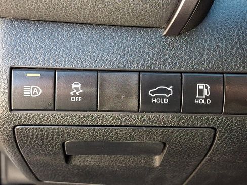 Used 2021 Toyota Camry LE FWD image 23