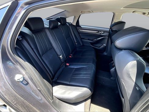 Used 2018 Honda Accord Touring image 27