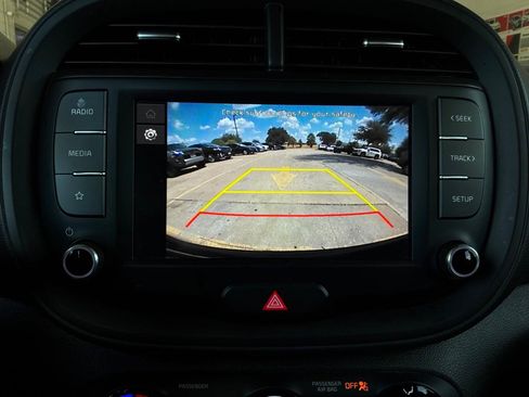 Used 2025 Kia Soul FWD image 31