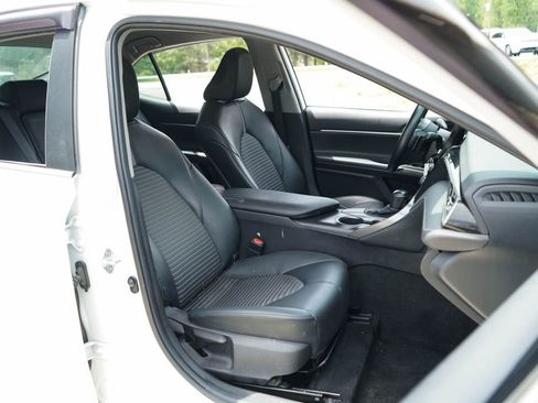 Used 2021 Toyota Camry SE image 32